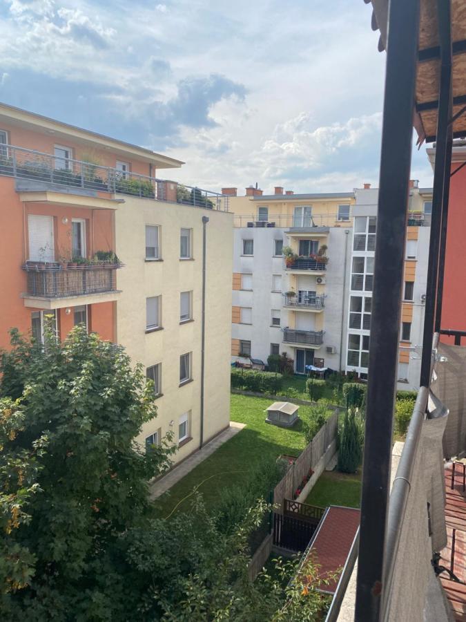 Barbara's Apartment Budapest Bagian luar foto